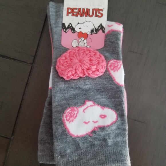 Peanuts Pink Snoopy Crochet 2 Pair Adult Crew Sock Set - Picture 6 of 10